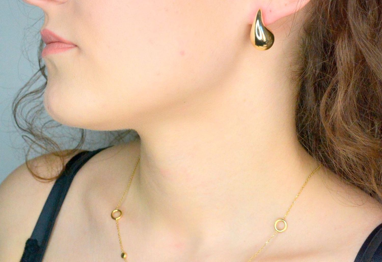 Naszyjnik złoty kółeczka pr 585, C RE 436 0681 Delikatny naszyjnik wykonany z najwyższej jakości złota próby 585. Łańcuszek ozdobiony kółeczkami. Złoty naszyjnik idealnie sprawdzi się w minimalistycznych1.jpg